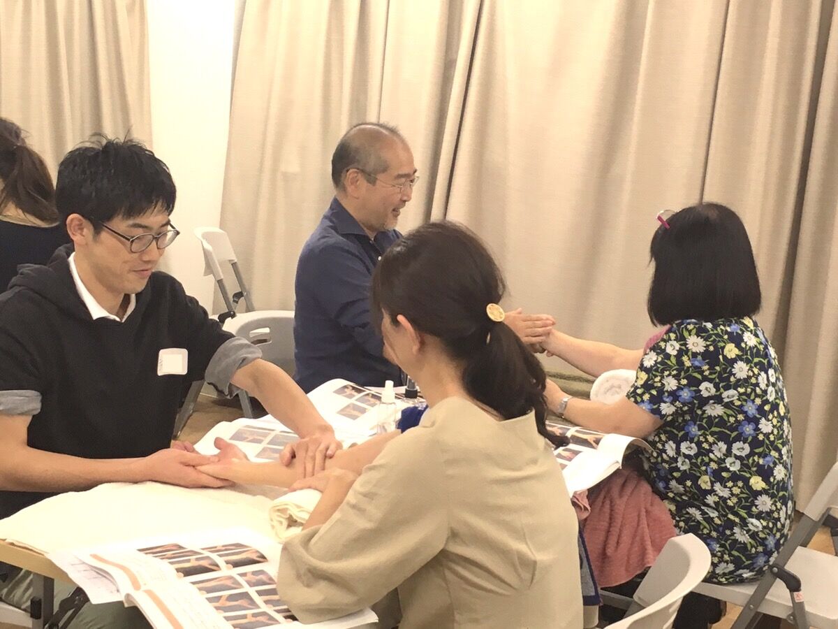 【動画教材の徹底解剖】スマホ1台でプロの教室！機械音痴の40代主婦でも迷わない、ABCセラピストスクールの「オンライン動画教材」の中身をのぞき見