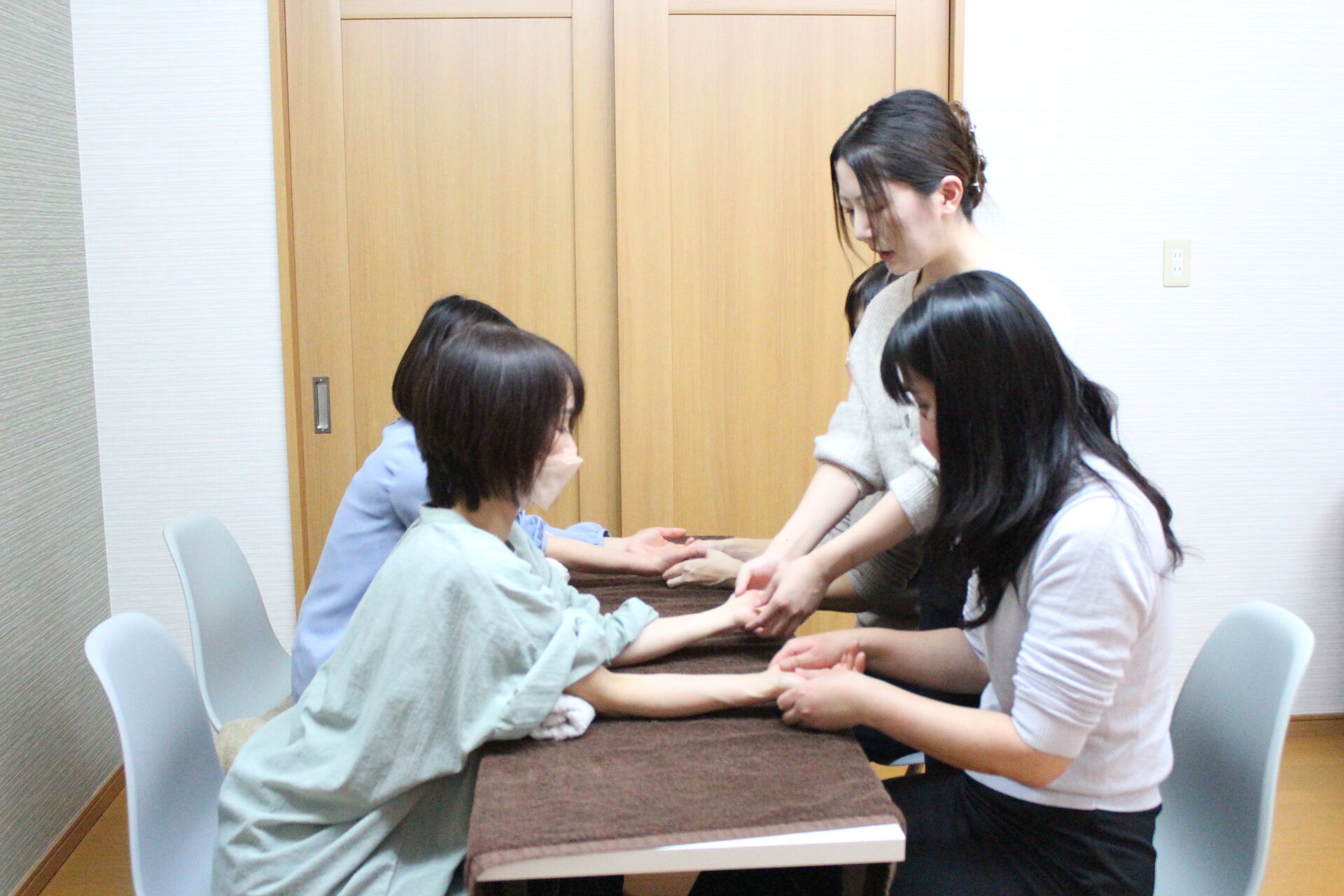 緊張して参加したら全員同世代だった！「対面練習会」の1日リアルレポートと、初めてプロの圧に触れた受講生の感動